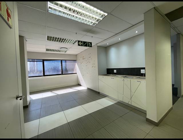 1,502M² OFFICE TO LET IN SANDTON CENTRAL
